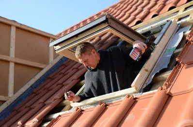 Pose de fenêtres de toit Velux à Monbéqui